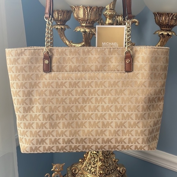 Brand New Michael Kors Beige Camel Medium Chain Tote Tassel Bag Zippered Purse - Picture 6 of 14